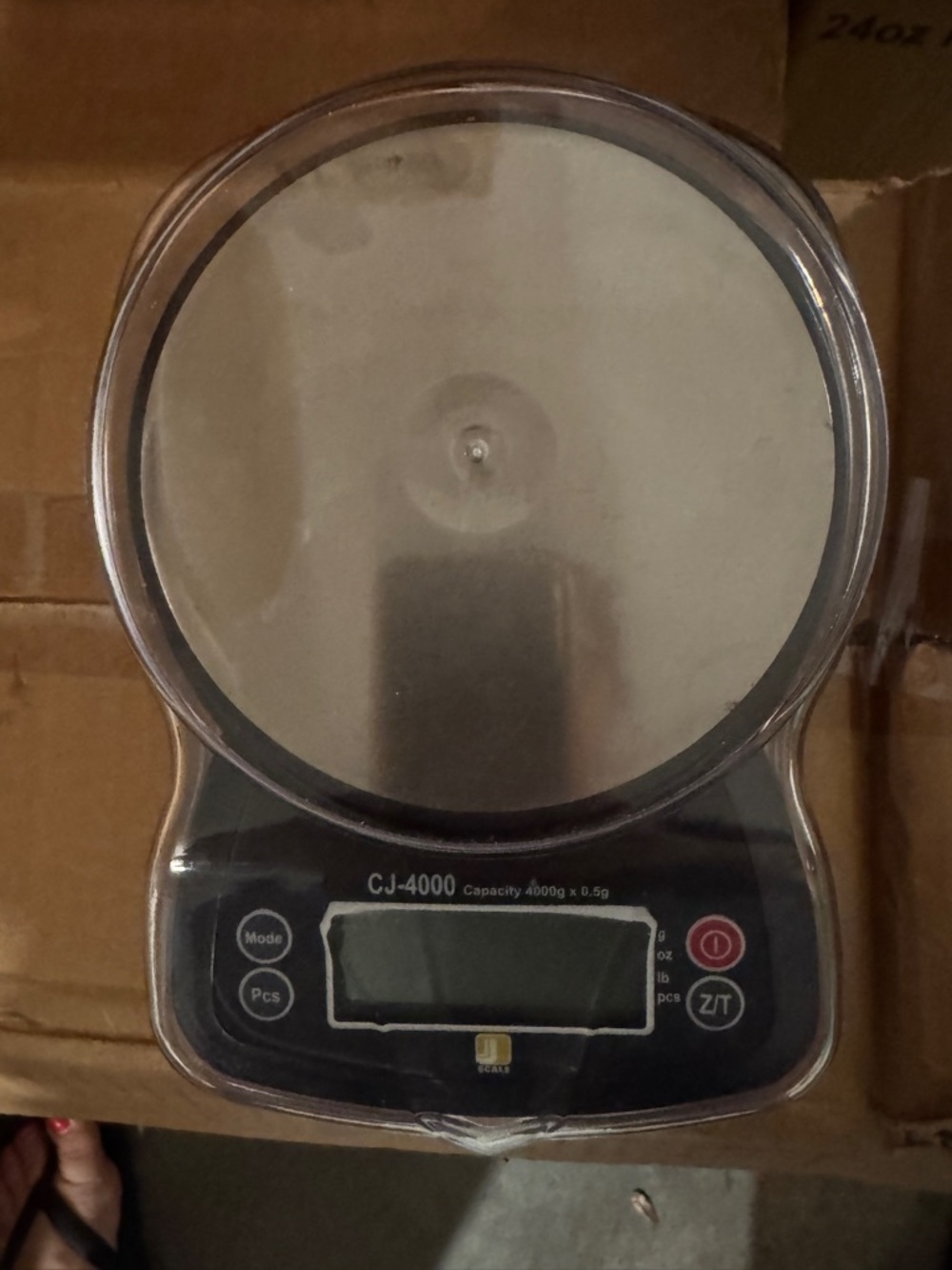 Digital Kitchen Scale CJ-4000 in Silver and Black